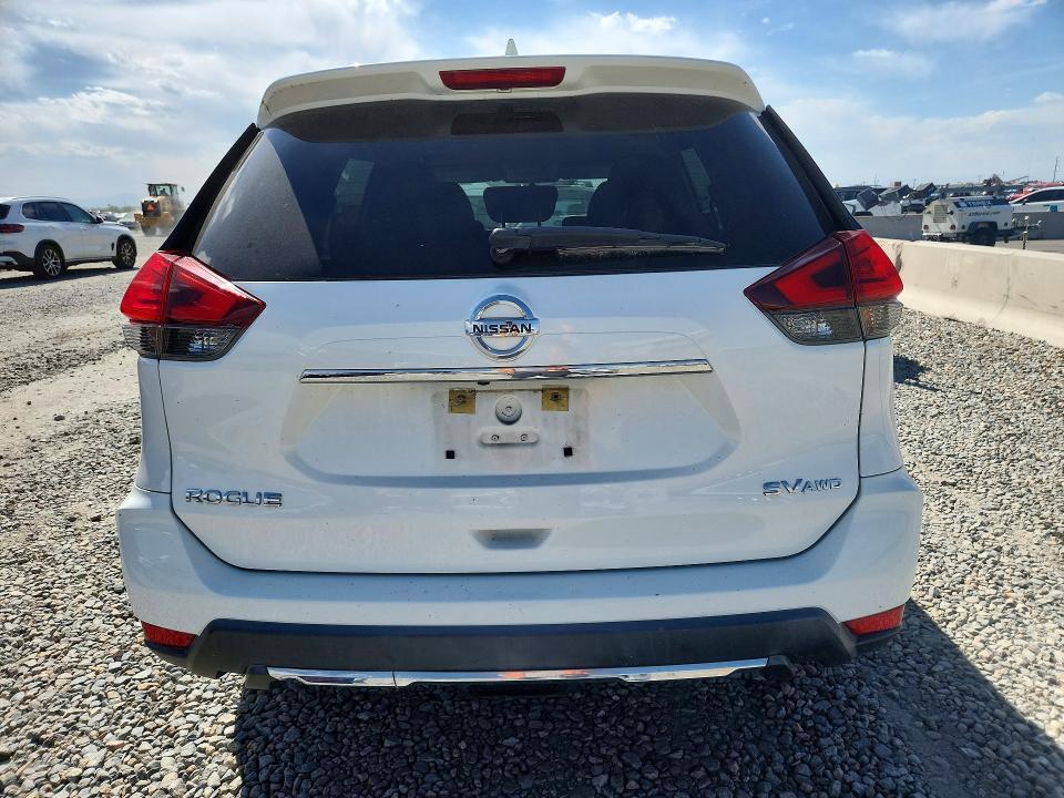 2017 NISSAN ROGUE SV — Фото 6 из 13