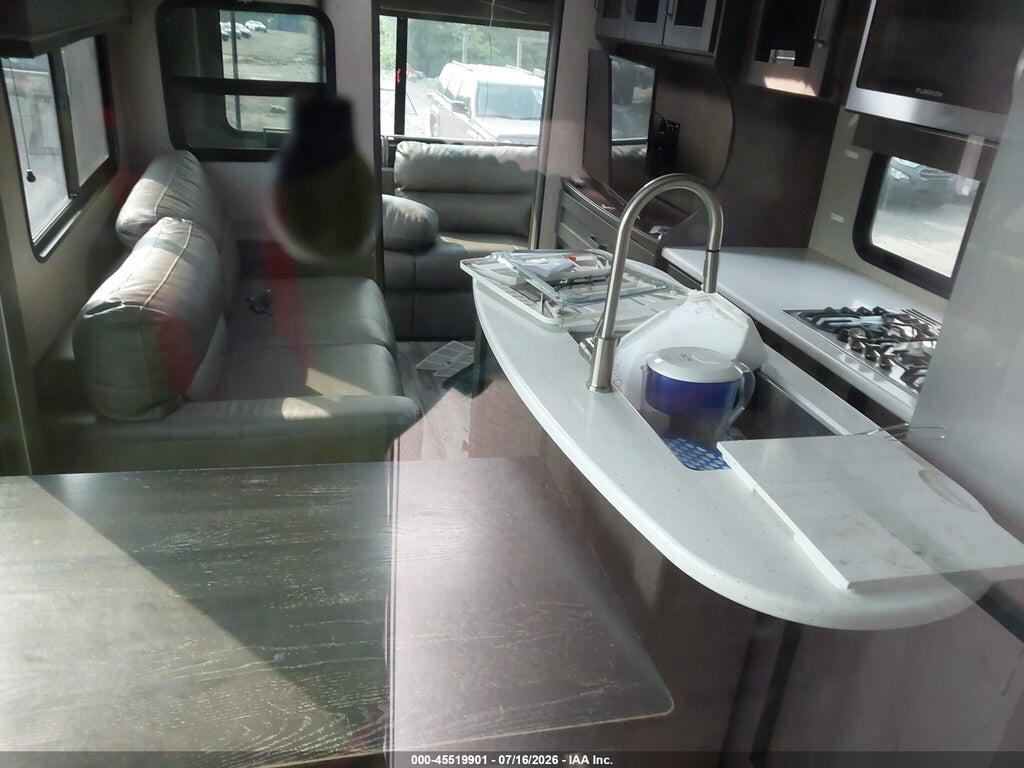 573FR4226N9918997 2022 GRAND DESIGN REFLECTION photo no. 12