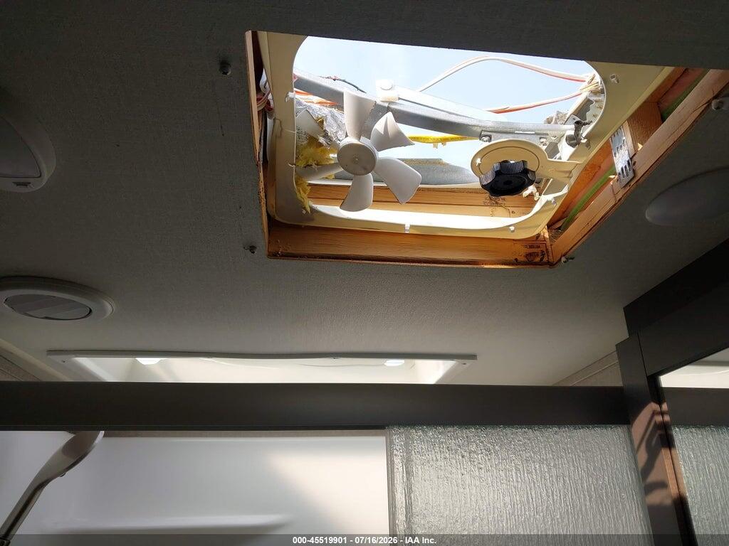 573FR4226N9918997 2022 GRAND DESIGN REFLECTION photo no. 6