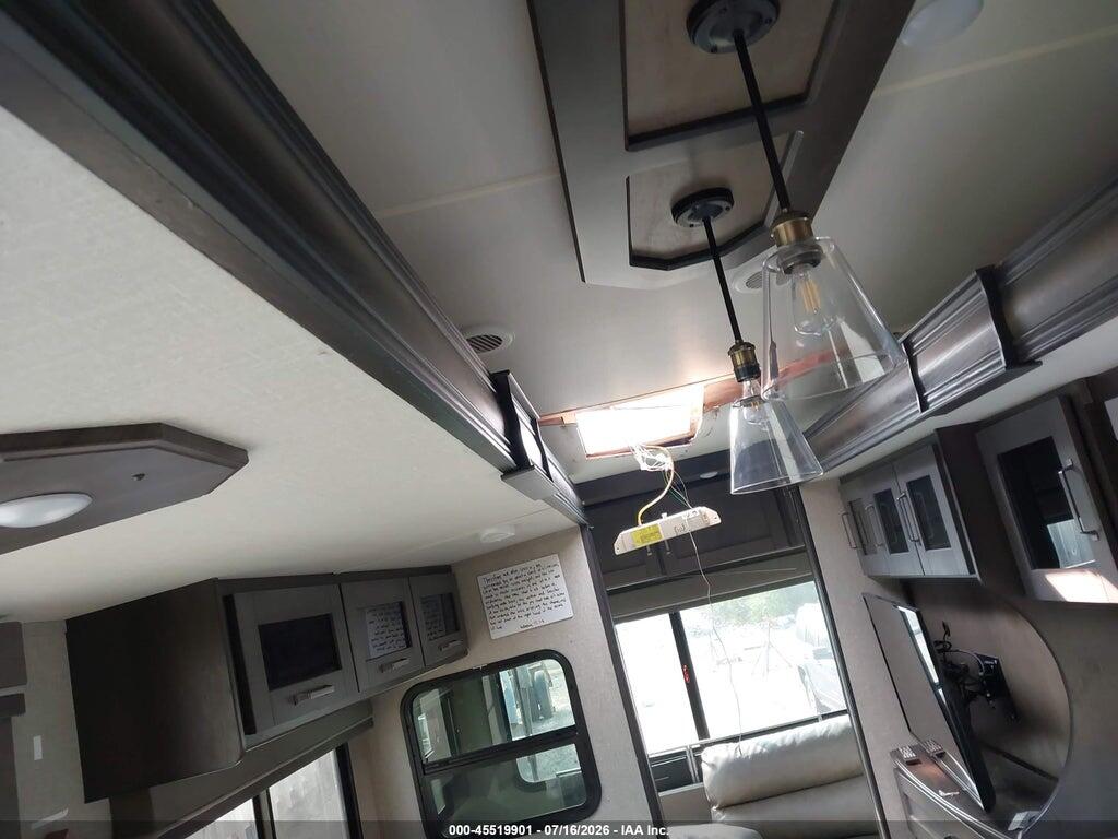 573FR4226N9918997 2022 GRAND DESIGN REFLECTION photo no. 8