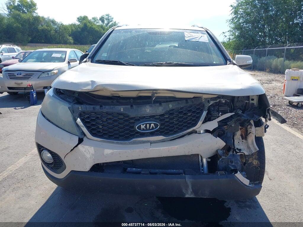 5XYKTDA13BG111847 2011 KIA SORENTO photo no. 12