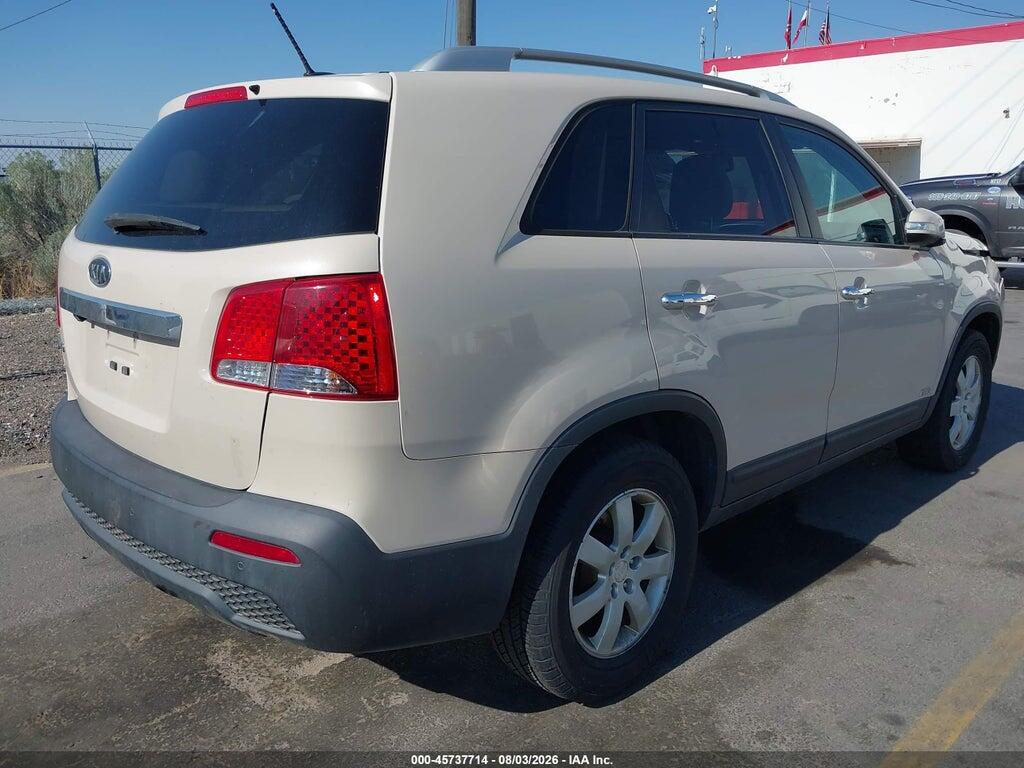 5XYKTDA13BG111847 2011 KIA SORENTO photo no. 4