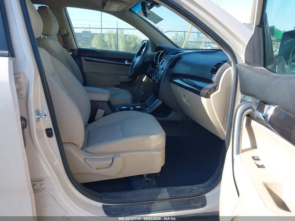 5XYKTDA13BG111847 2011 KIA SORENTO photo no. 5