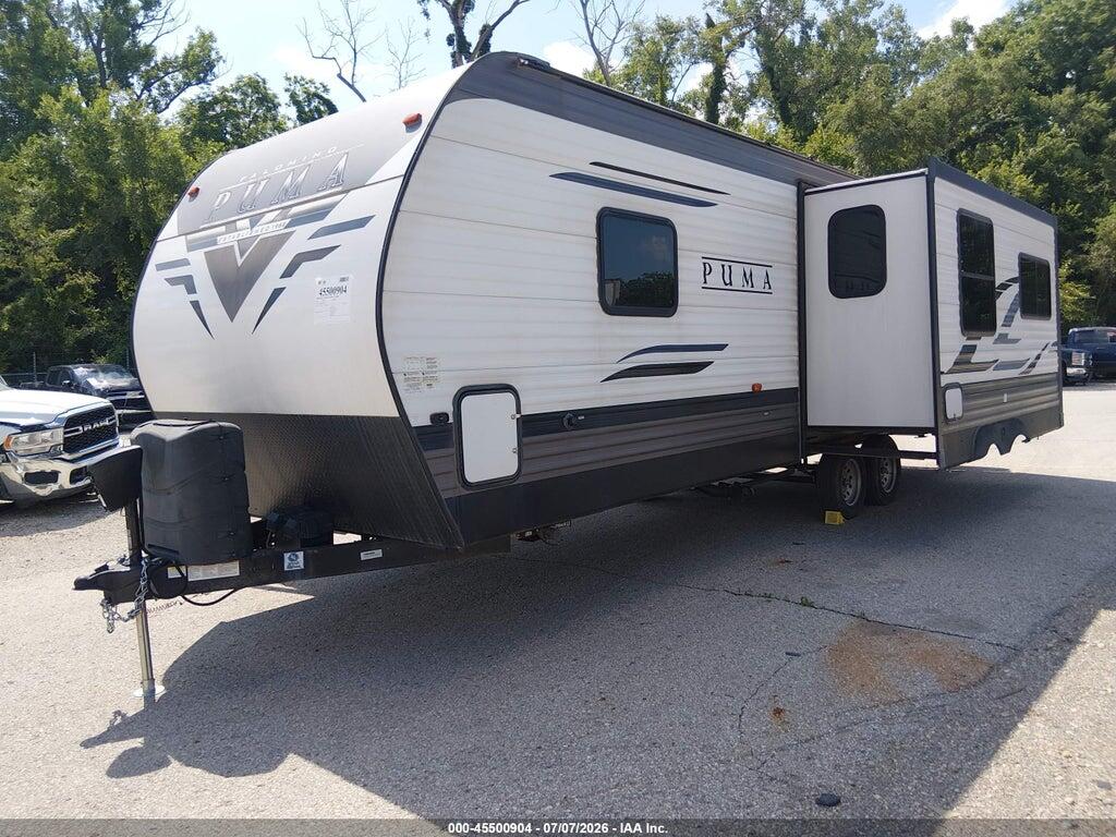 5ZT2PUSB0M4009014 2021 KEYSTONE RV PALOMINO PUMA 27RLSS TRAVEL TRAILER photo no. 2