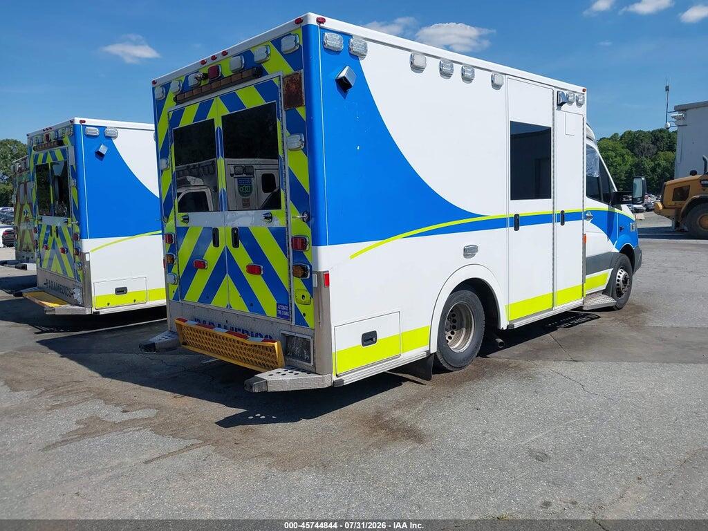 WDAPF3CD0G9688989 2016 MERCEDES-BENZ SPRINTER 3500 photo no. 4