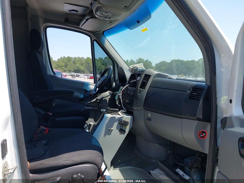 WDAPF3CD0G9688989 2016 MERCEDES-BENZ SPRINTER 3500 photo no. 7