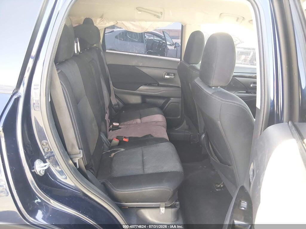 JA4AD2A33GZ065602 2016 MITSUBISHI OUTLANDER photo no. 8