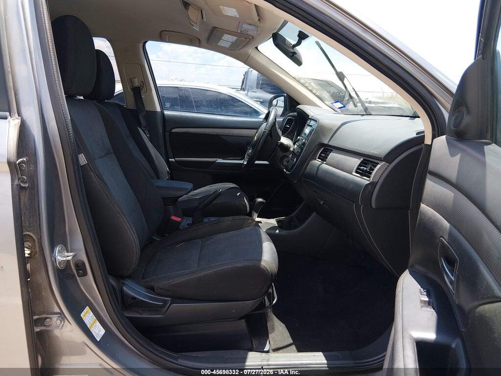 JA4AD2A36GZ050835 2016 MITSUBISHI OUTLANDER photo no. 5
