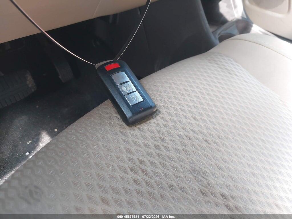JA4AD3A35GZ010770 2016 MITSUBISHI OUTLANDER photo no. 11