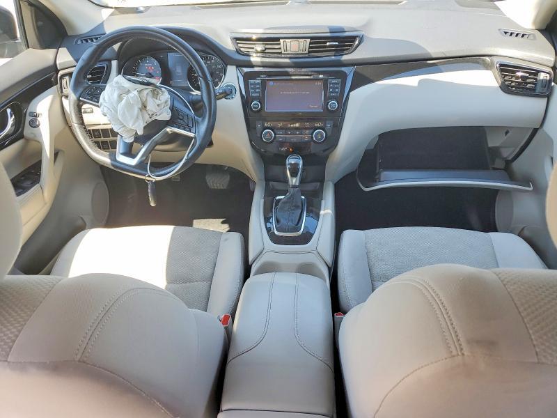 2017 NISSAN ROGUE SPORT SV — Фото 8 из 14