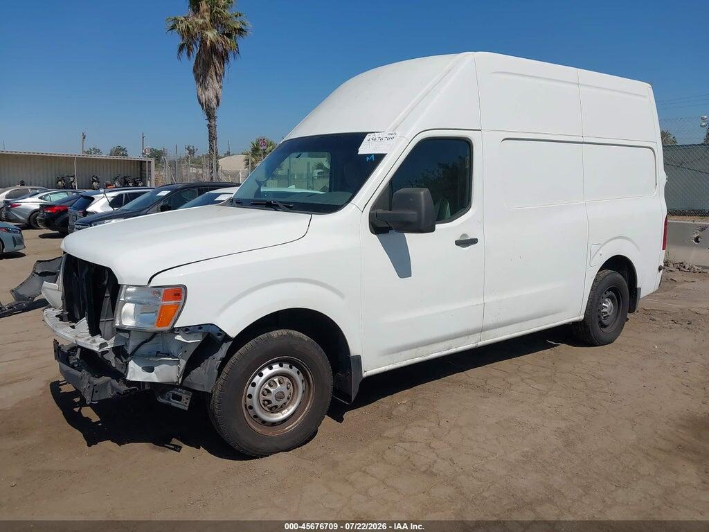 1N6BF0LY0HN807638 2017 NISSAN NV CARGO NV2500 HD photo no. 2