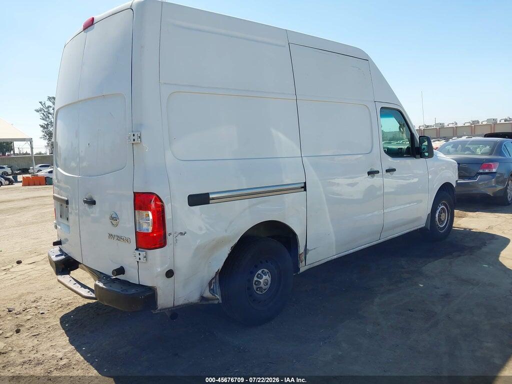 1N6BF0LY0HN807638 2017 NISSAN NV CARGO NV2500 HD photo no. 4