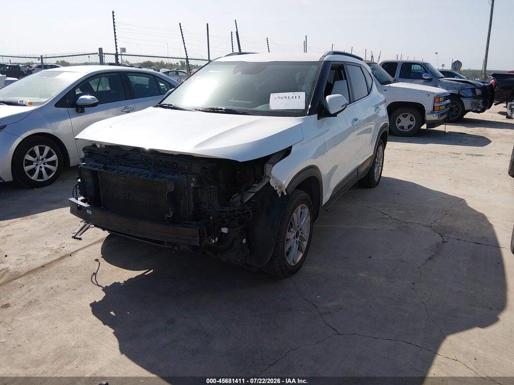 KNDEU2AA9M7140154 2021 KIA SELTOS photo no. 2