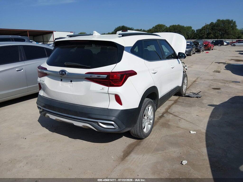 KNDEU2AA9M7140154 2021 KIA SELTOS photo no. 4