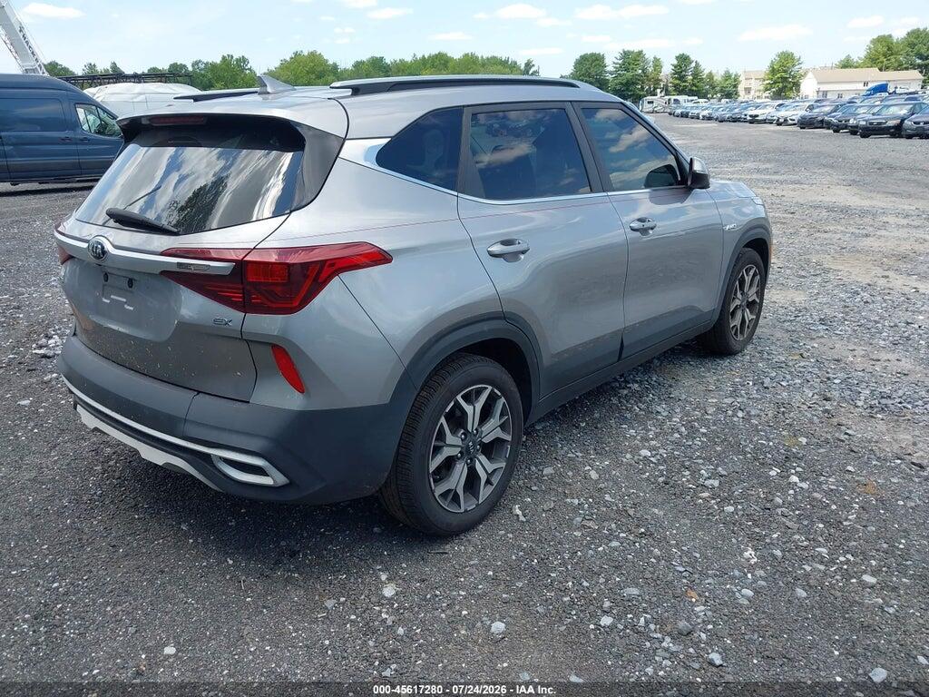 KNDERCAA5M7078548 2021 KIA SELTOS photo no. 4
