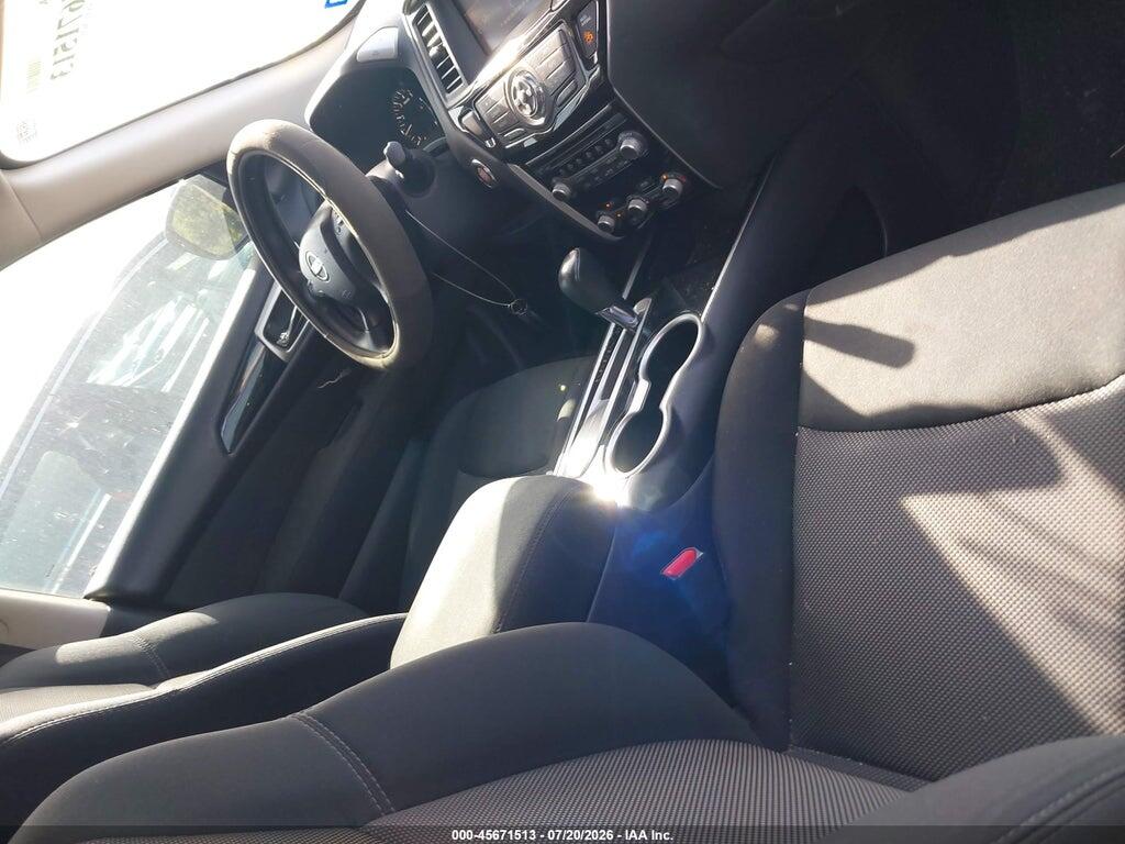 5N1DR2MN2HC611307 2017 NISSAN PATHFINDER photo no. 5