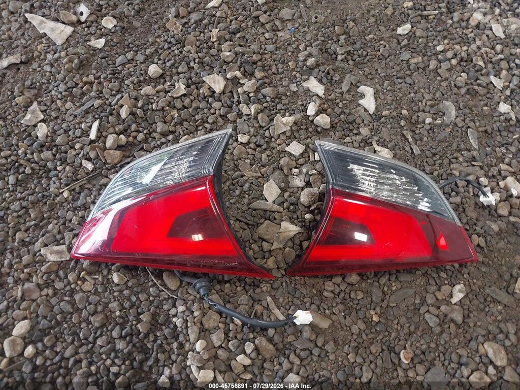 KNMAT2MVXHP515247 2017 NISSAN ROGUE photo no. 12