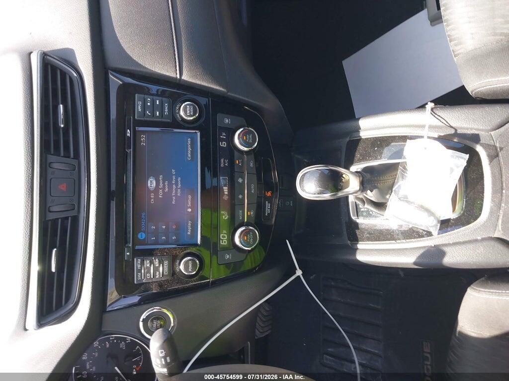 KNMAT2MTXHP564592 2017 NISSAN ROGUE photo no. 11