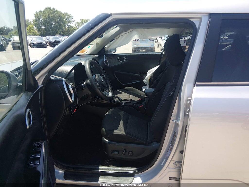 KNDJ23AU0M7796005 2021 KIA SOUL photo no. 5