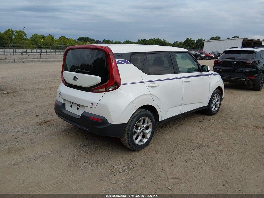 KNDJ23AU6M7743647 2021 KIA SOUL photo no. 4