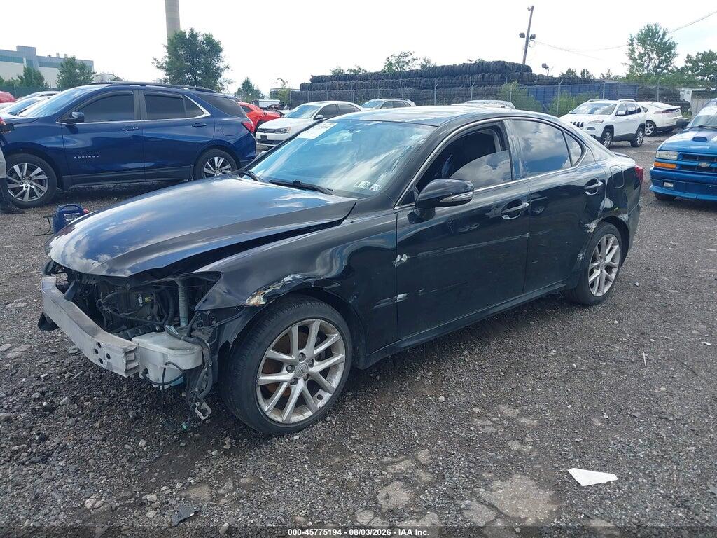 JTHCF5C21B5047676 2011 LEXUS IS 250 photo no. 2