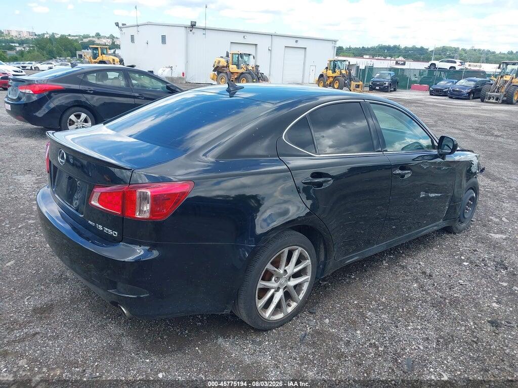 JTHCF5C21B5047676 2011 LEXUS IS 250 photo no. 4