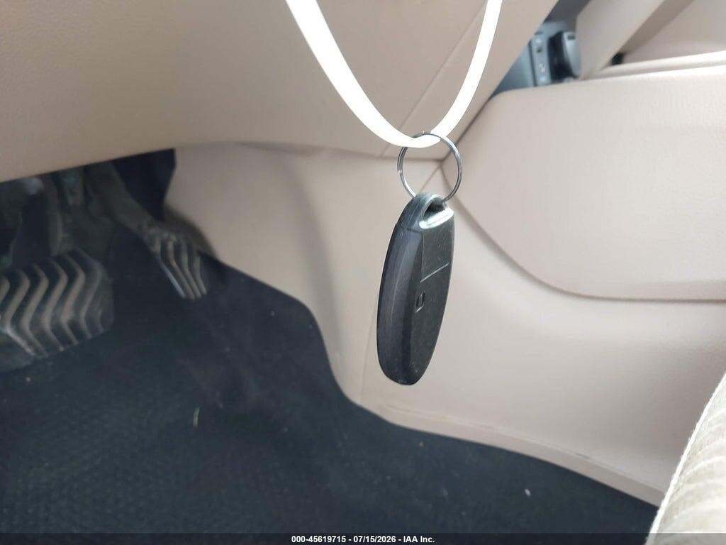 KNMAT2MT7HP596884 2017 NISSAN ROGUE photo no. 11