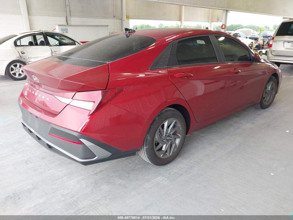 KMHLM4DG4RU830613 2024 HYUNDAI ELANTRA photo no. 4