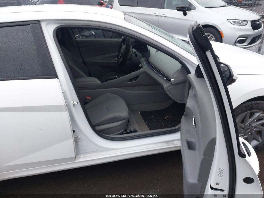 KMHLM4DG5RU683329 2024 HYUNDAI ELANTRA photo no. 5