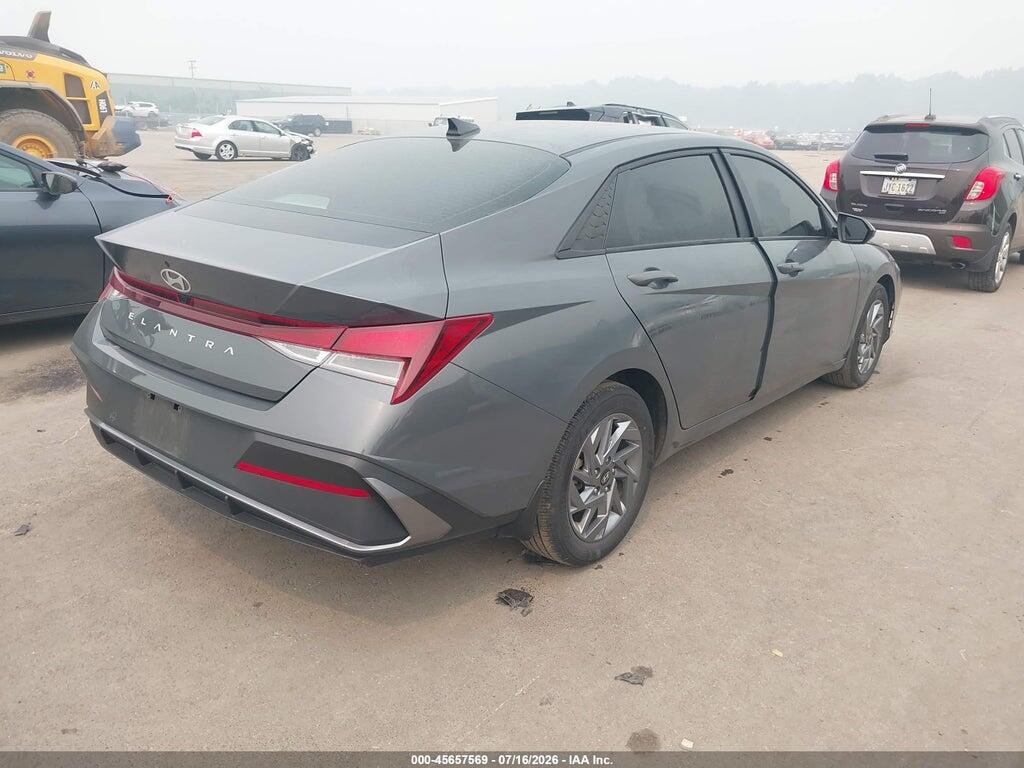 KMHLM4DG9RU835631 2024 HYUNDAI ELANTRA photo no. 4