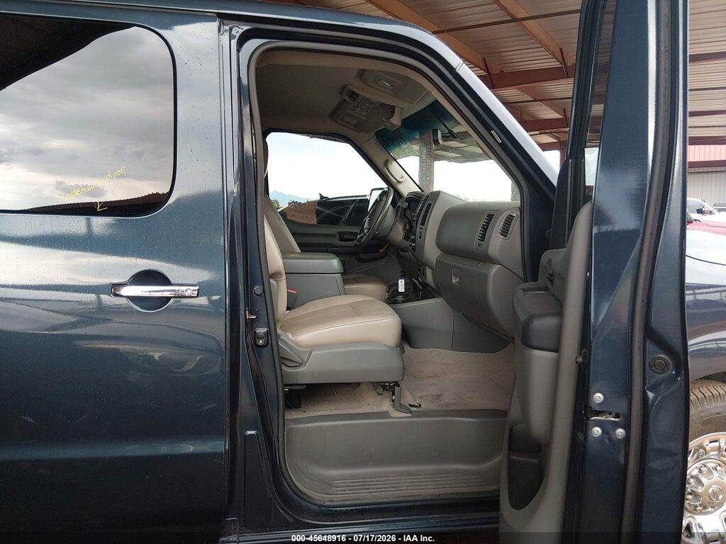 5BZAF0AA9GN855111 2016 NISSAN NV PASSENGER NV3500 HD photo no. 5