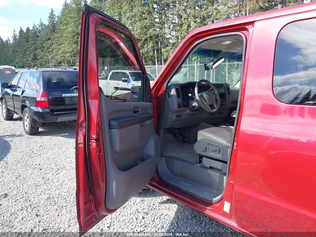 5BZAF0AA2GN850641 2016 NISSAN NV PASSENGER NV3500 HD photo no. 5