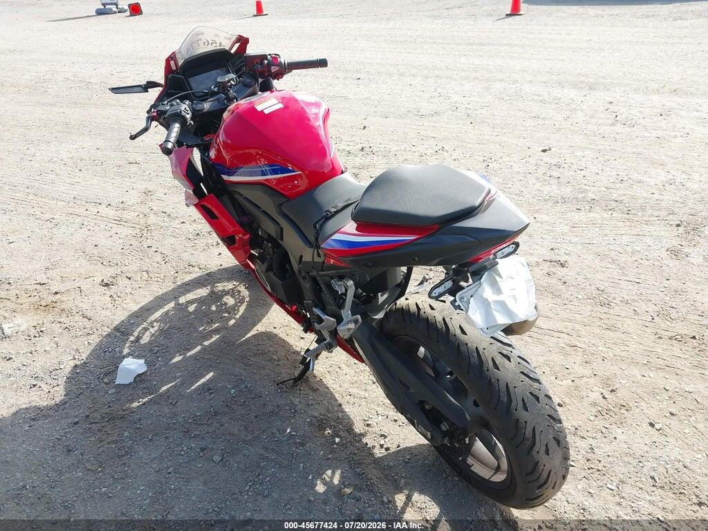 MLHPC7052S5102235 2025 HONDA CBR500 photo no. 3