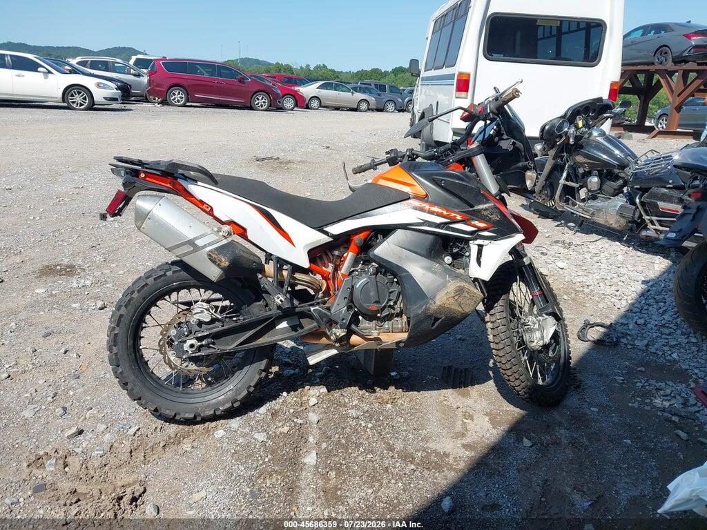 VBKTR6406MM814134 2021 KTM 890 photo no. 12