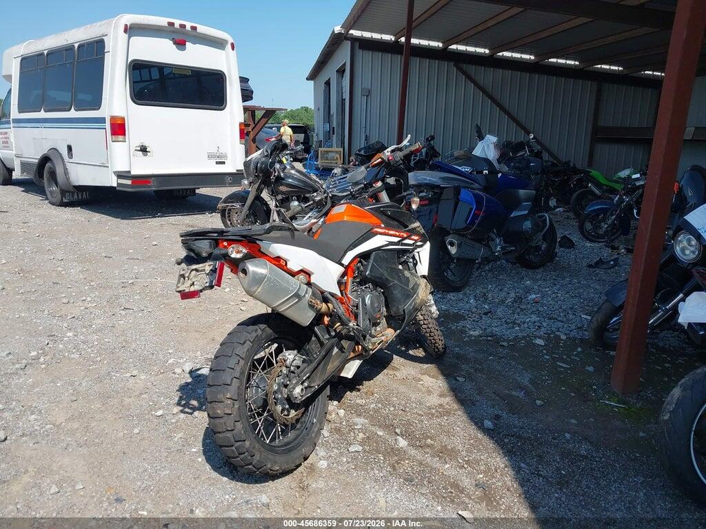 VBKTR6406MM814134 2021 KTM 890 photo no. 4