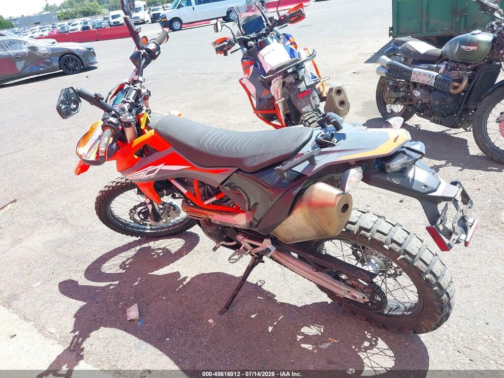 VBKLEV409MM709545 2021 KTM 690 photo no. 3
