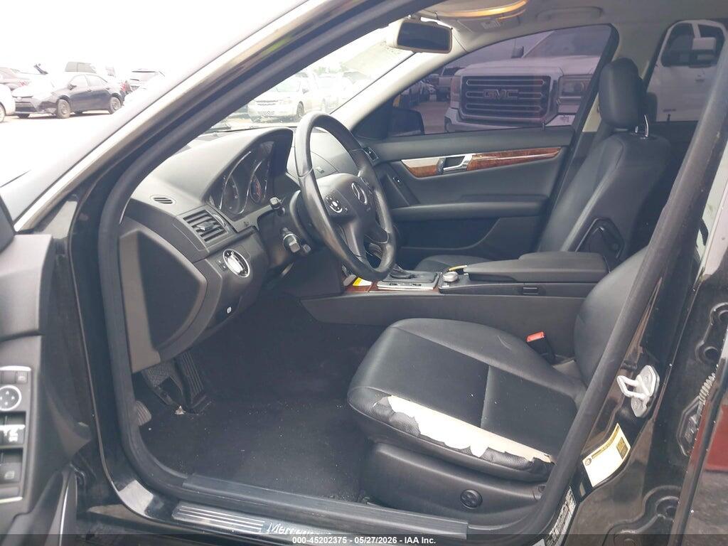 WDDGF5EB1BR158498 2011 MERCEDES-BENZ C 300 photo no. 12