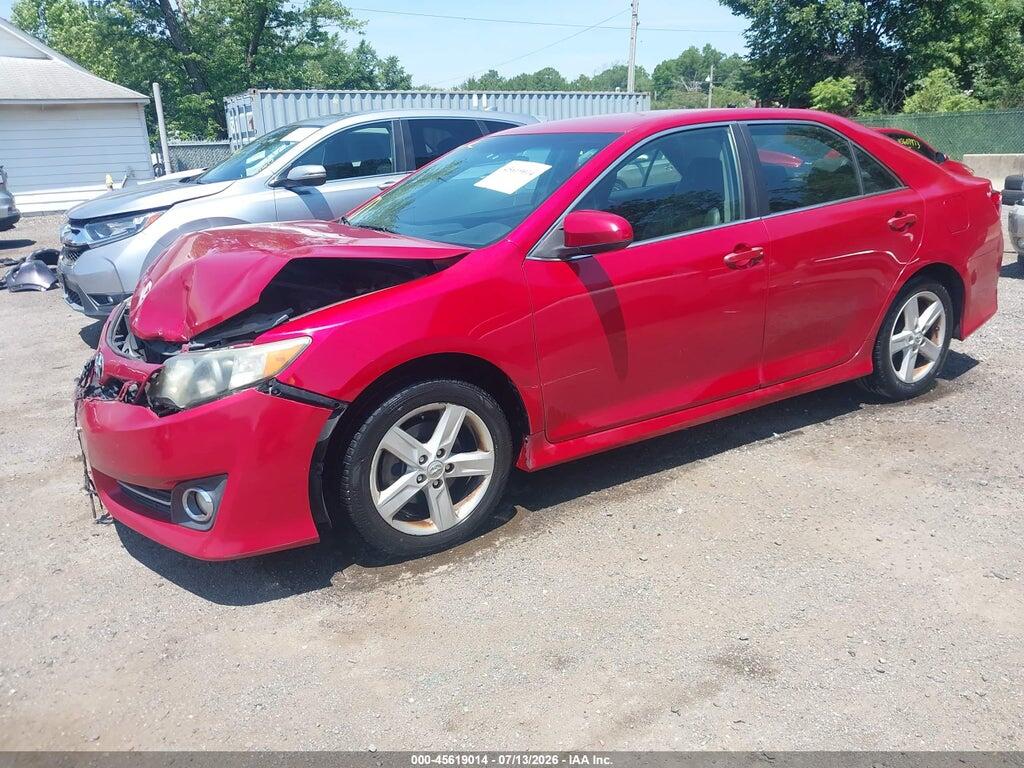 4T1BF1FK3EU815603 2014 TOYOTA CAMRY photo no. 2