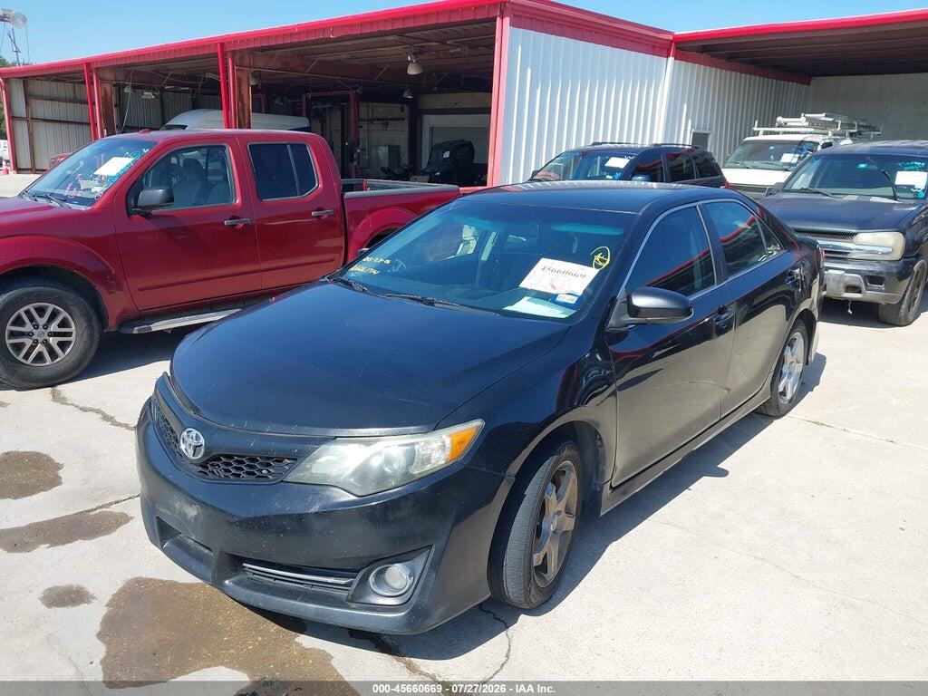 4T1BF1FK5EU411797 2014 TOYOTA CAMRY photo no. 2
