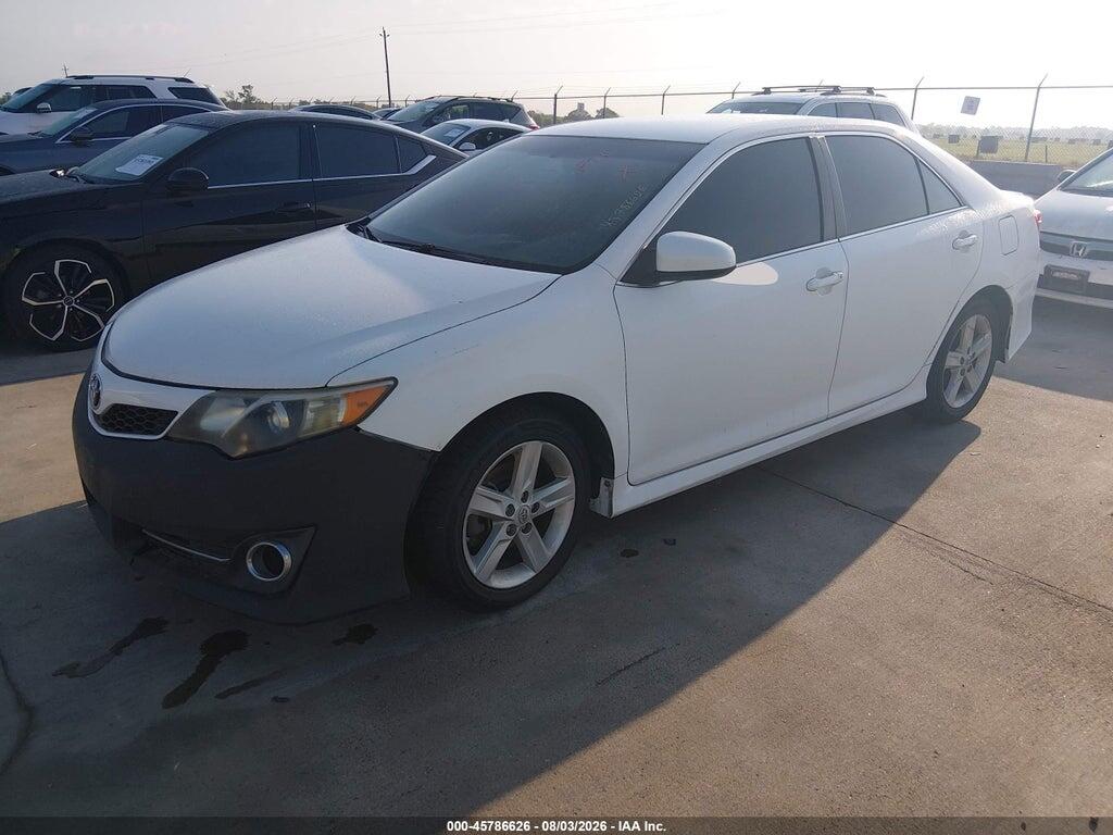4T1BF1FK2EU738786 2014 TOYOTA CAMRY photo no. 2