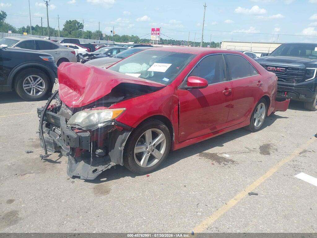4T1BF1FK2EU804284 2014 TOYOTA CAMRY photo no. 2