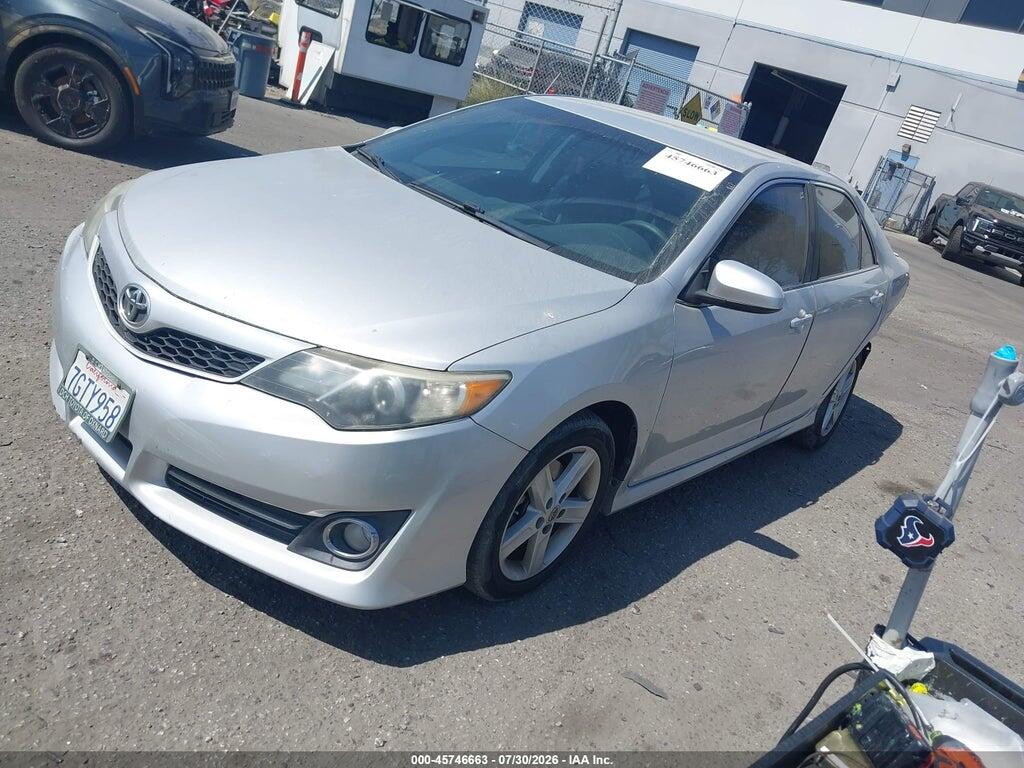 4T1BF1FK3EU449898 2014 TOYOTA CAMRY photo no. 2