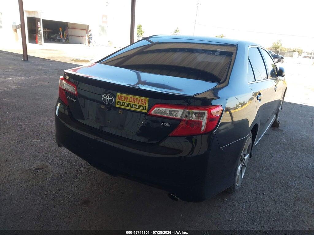 4T1BF1FK3EU352233 2014 TOYOTA CAMRY photo no. 4