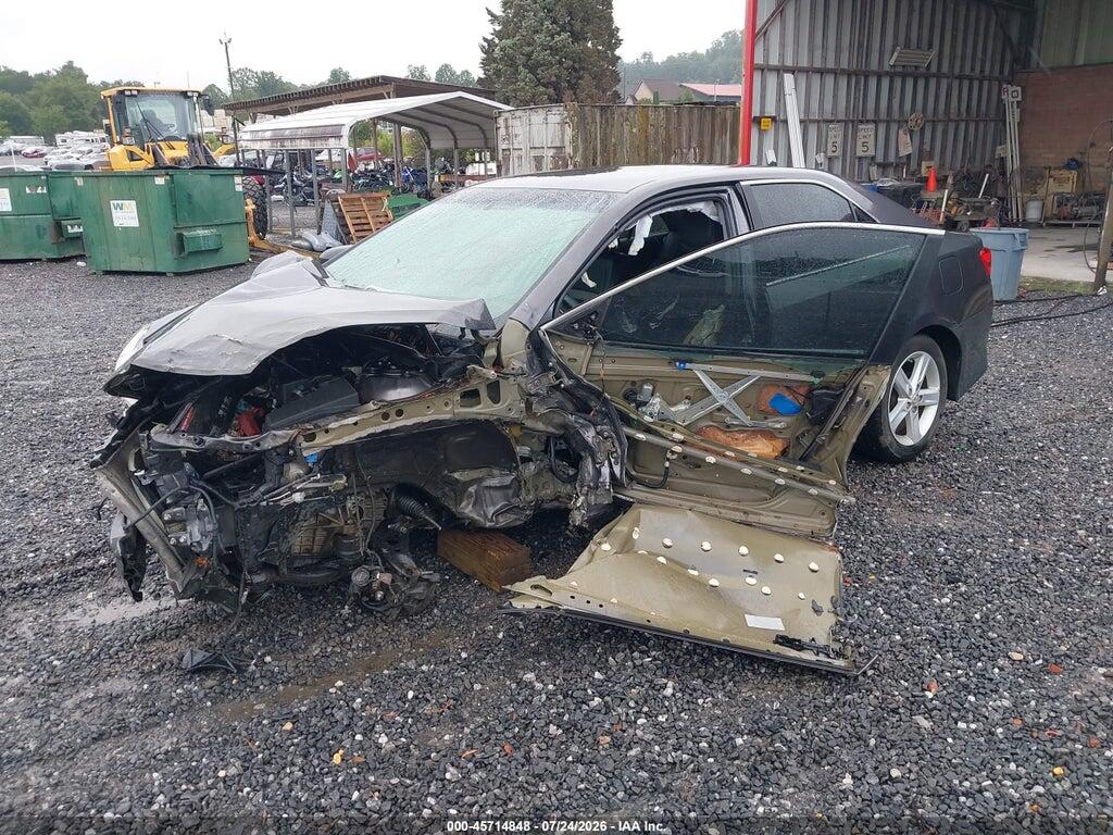 4T1BF1FK8EU322063 2014 TOYOTA CAMRY photo no. 2
