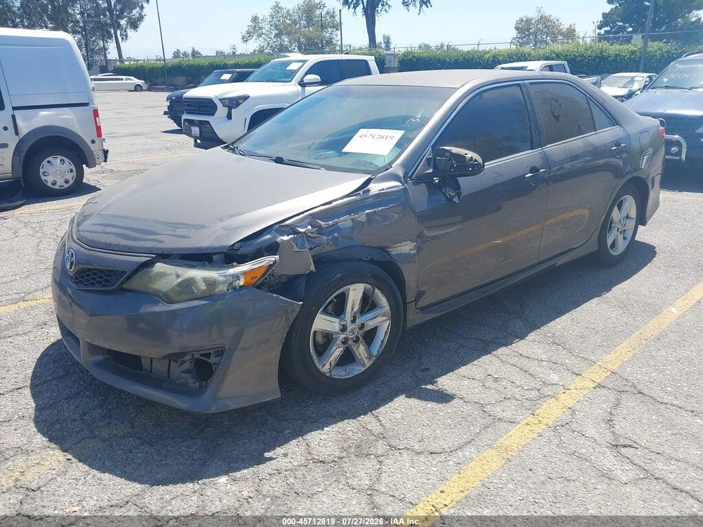 4T1BF1FK0EU365750 2014 TOYOTA CAMRY photo no. 2