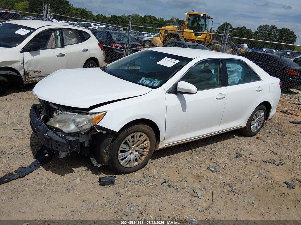 4T1BF1FK5EU408138 2014 TOYOTA CAMRY photo no. 2