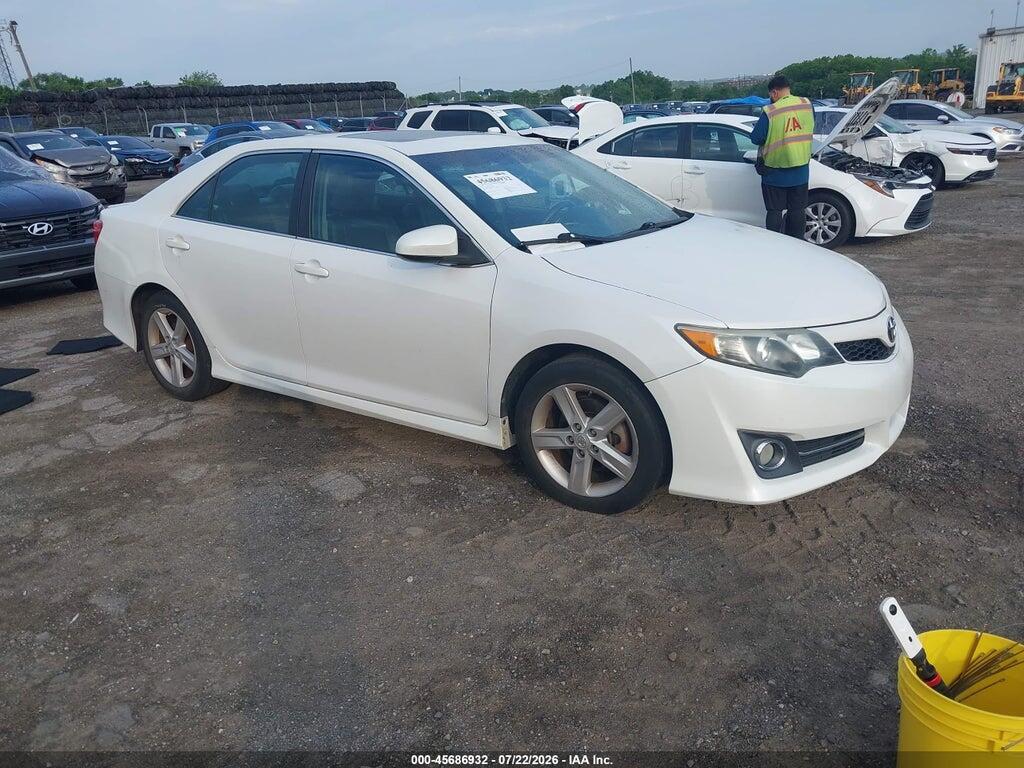 4T1BF1FK5EU418877 2014 TOYOTA CAMRY photo no. 1
