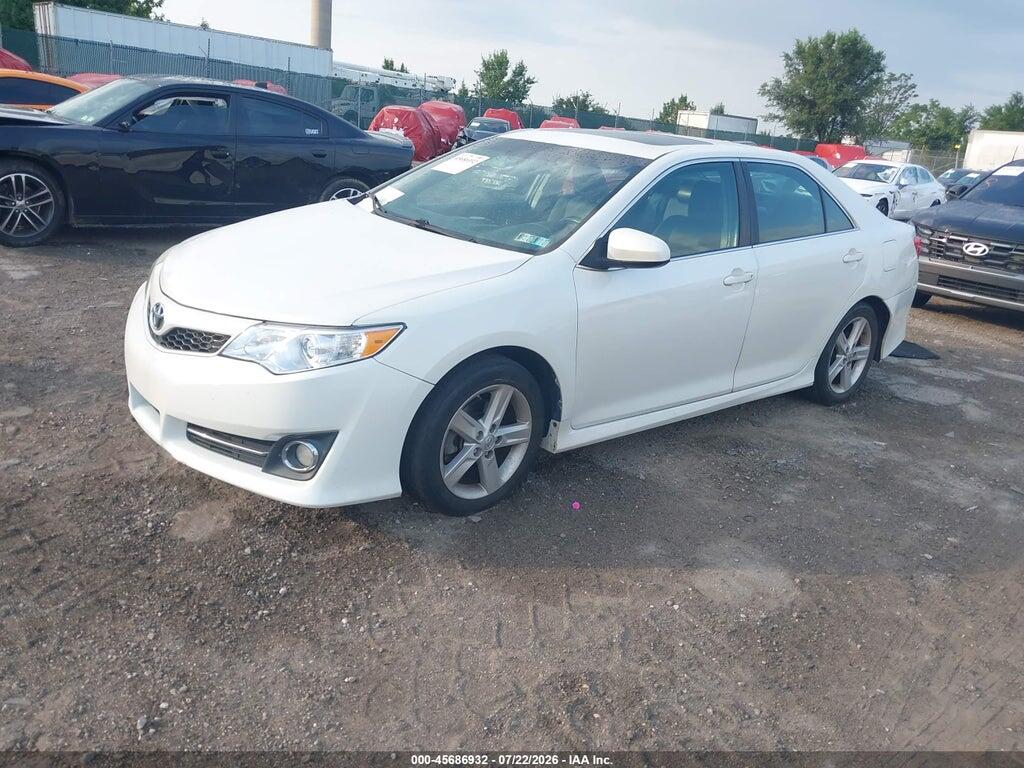 4T1BF1FK5EU418877 2014 TOYOTA CAMRY photo no. 2