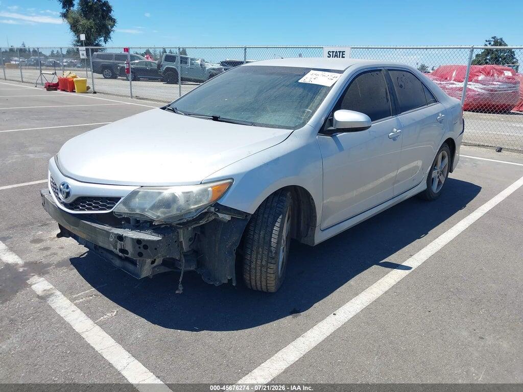4T1BF1FK3EU854949 2014 TOYOTA CAMRY photo no. 2