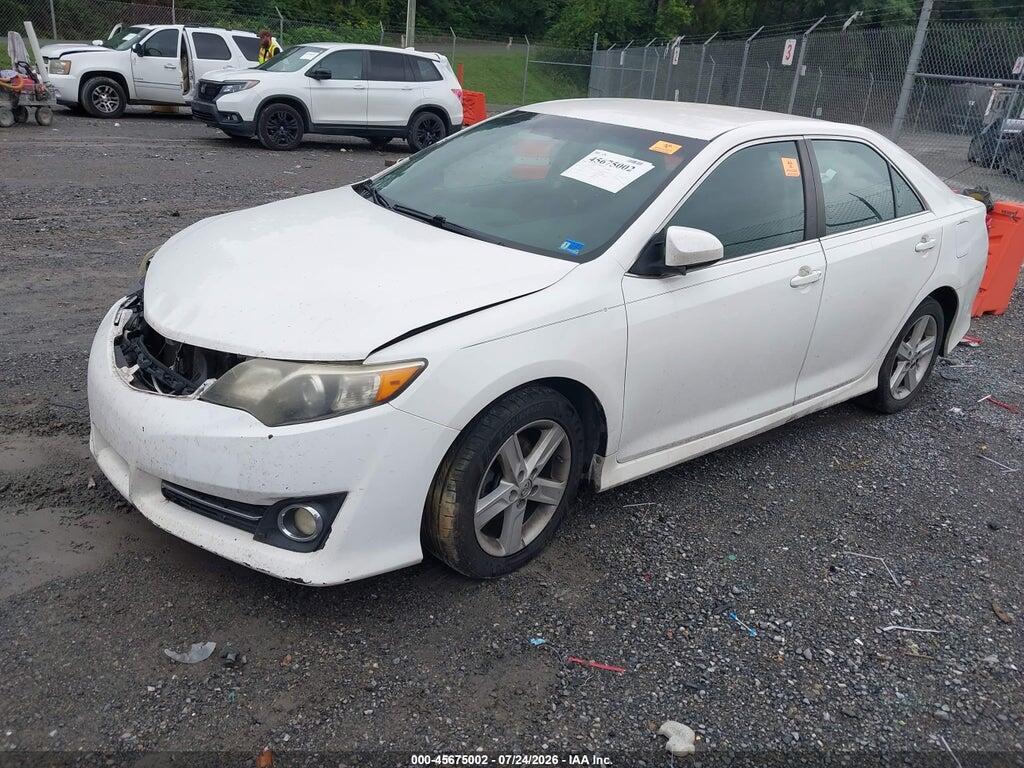 4T1BF1FK4EU336185 2014 TOYOTA CAMRY photo no. 2